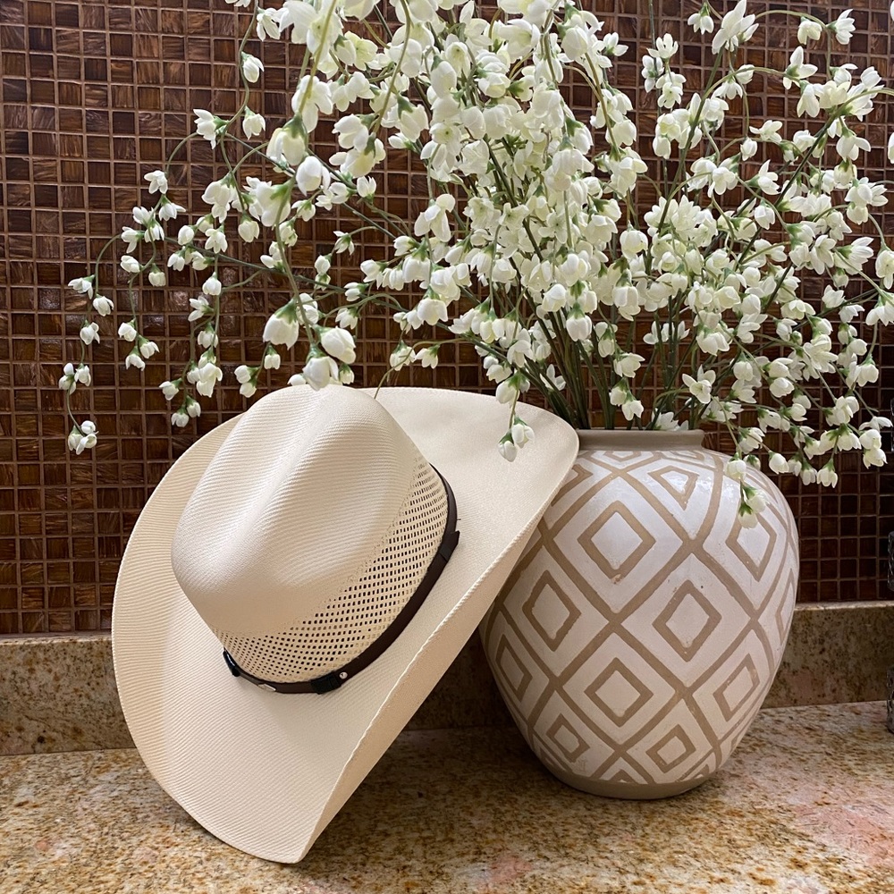 Adorable cowboy hat 🤠